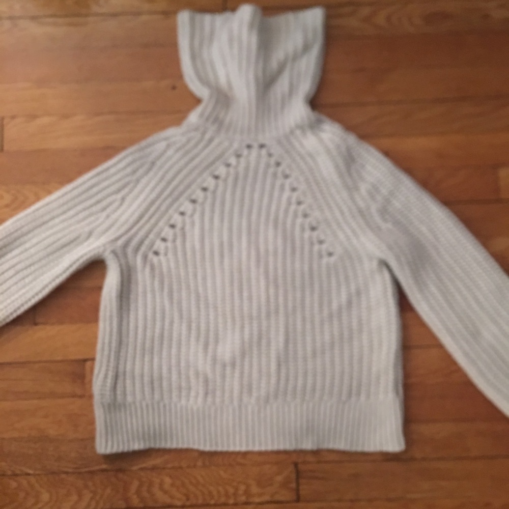 Kendal and Kylie Off White Chunky Knit Sweater